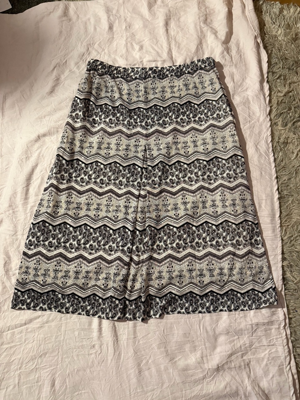 Vintage Westbury Women's Black & White Patterned A-Line Skirt